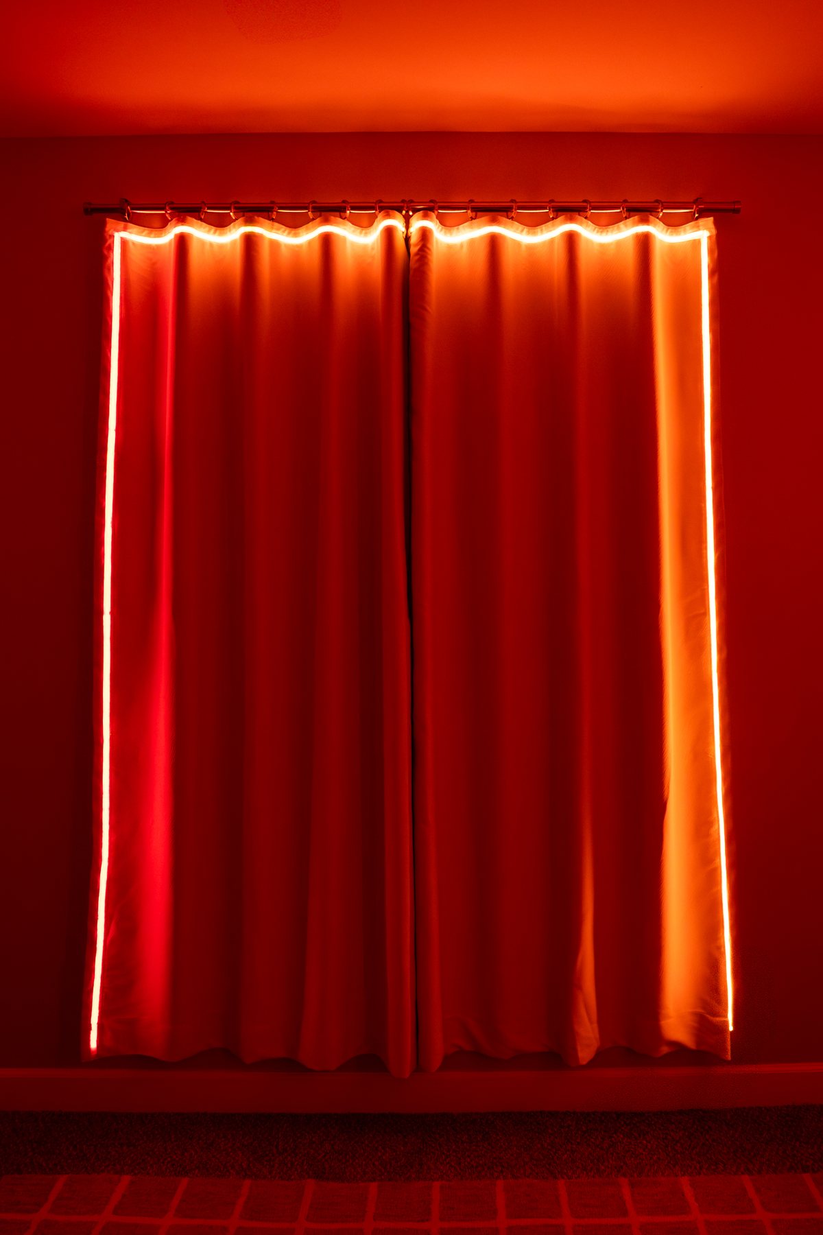 SunrAIse glowing deep red